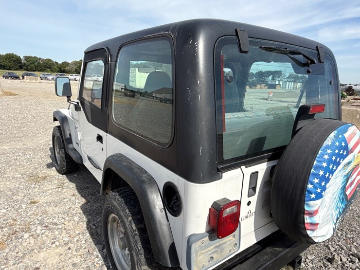 1997-jeep-wrangler-image-12