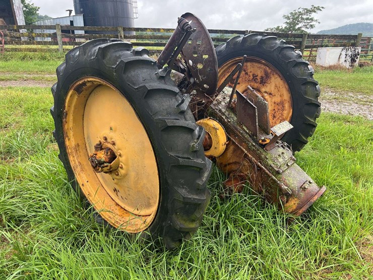 massey-harris-rear-end-image-3