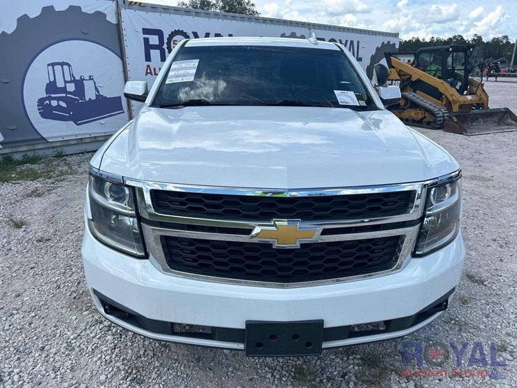 2017-chevrolet-tahoe-image-23