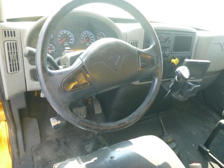 2009-international-durastar-4300-image-16