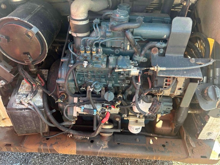 2012-bobcat-t650-image-18