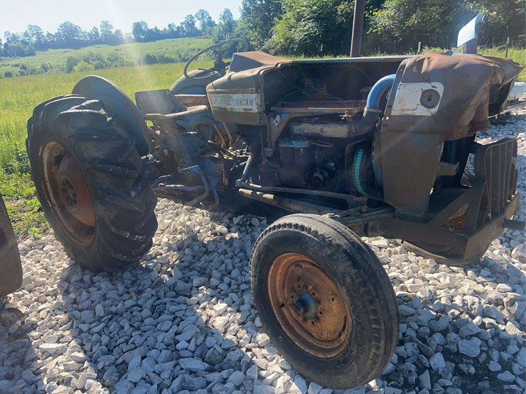 ford-3000-image-4