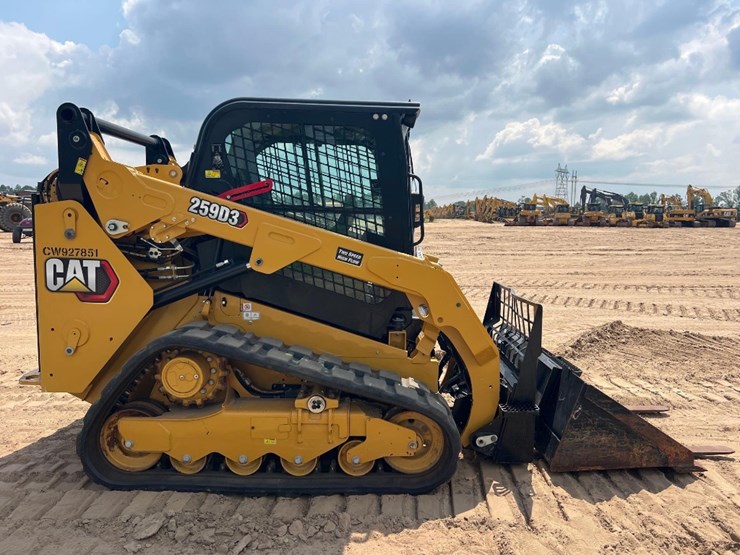 2023-caterpillar-259d3-image-4