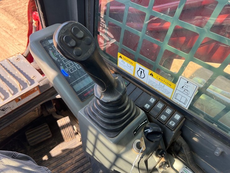 2018-takeuchi-tl8-image-28