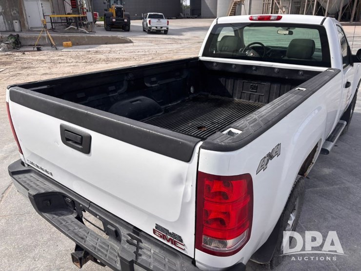 2012-gmc-sierra-2500-image-39