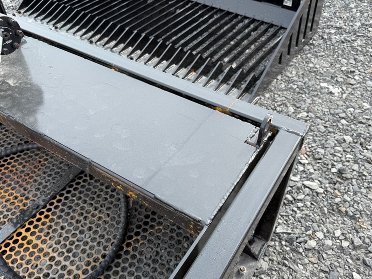 #2000-•-#26351-•-unused-giyi-59"-skid-steer-screening-bucket-dzdd2507130-image-14