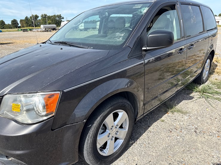 2015-dodge-grand-caravan-image-21