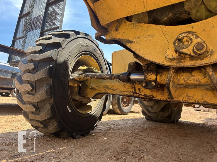 2006-deere-310g-image-16
