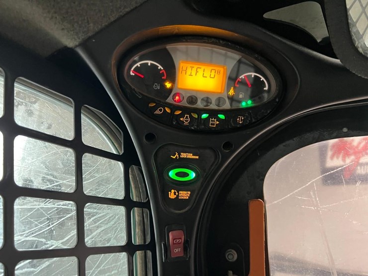 2022-bobcat-t870-image-25