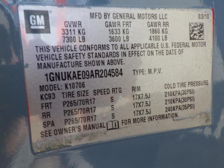 2010-chevrolet-tahoe-image-17
