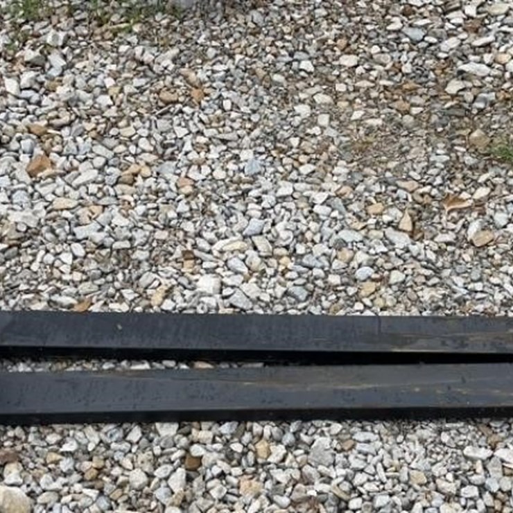 New 60in x 4in Pallet Forks