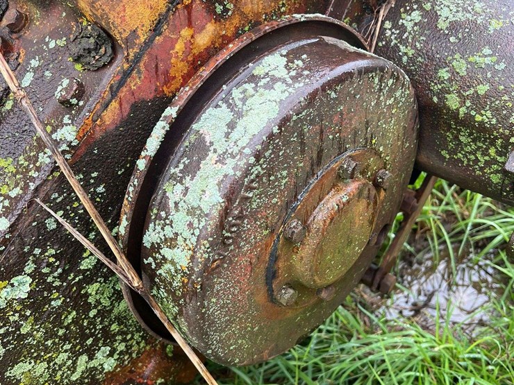 massey-harris-rear-end-image-6