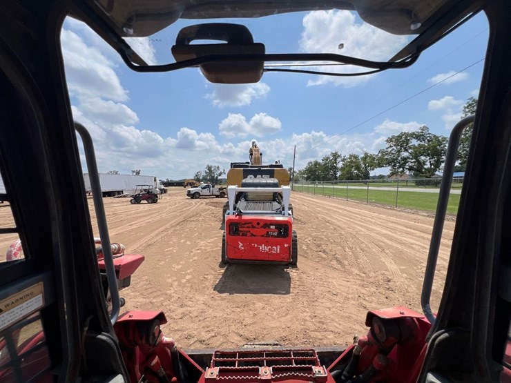 2018-takeuchi-tl12v2-image-35