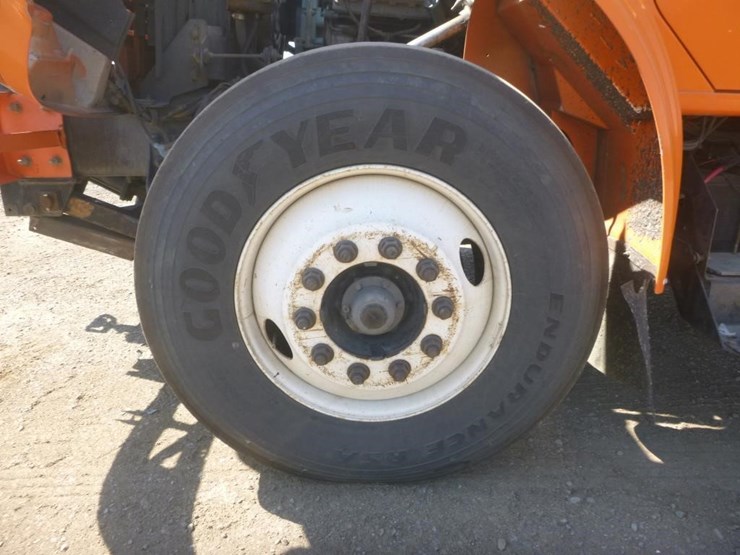 2001-international-4900-image-21