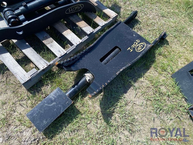 trojan-8t-50-46in-hydraulic-thumb-excavator-attachment-image-2