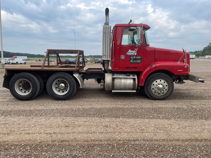 #2107-•-1997-volvo-truck-tractor-(has-mn-title-in-delay)-image-7