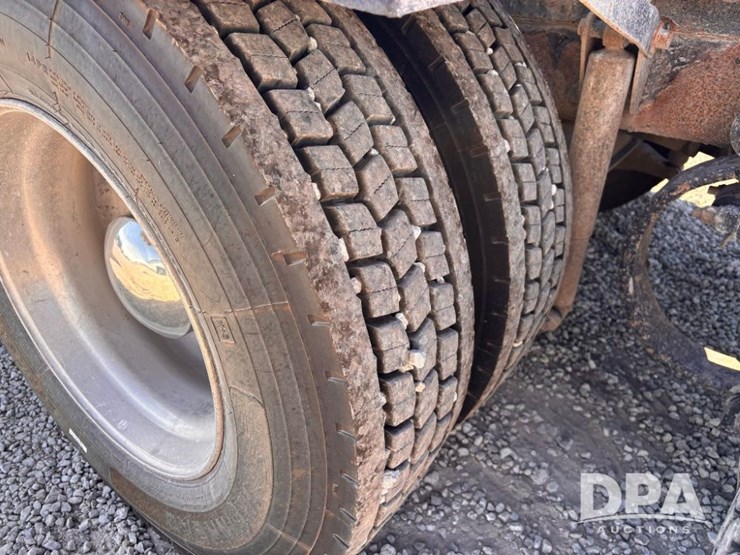 2005-kenworth-t800-image-32