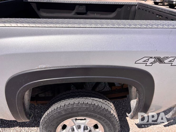 2014-chevrolet-2500hd-image-27