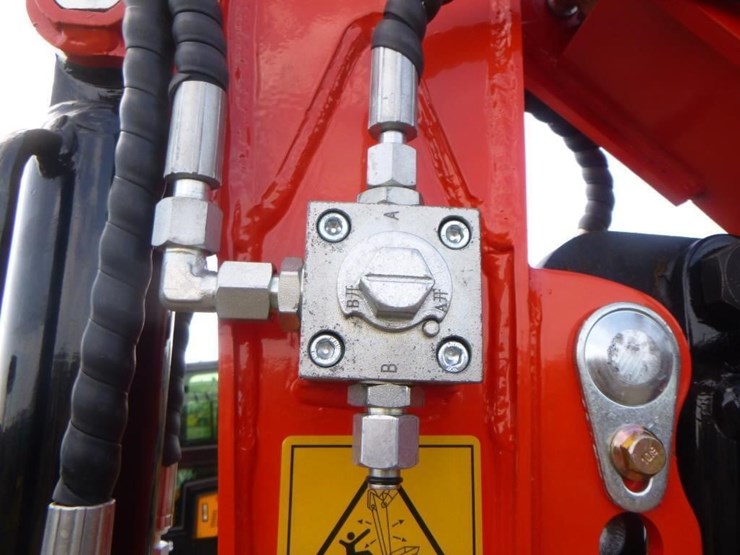 2025-tpm-16-hydraulic-excavator-image-12