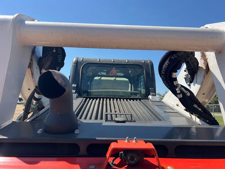 2024-bobcat-t770-image-14