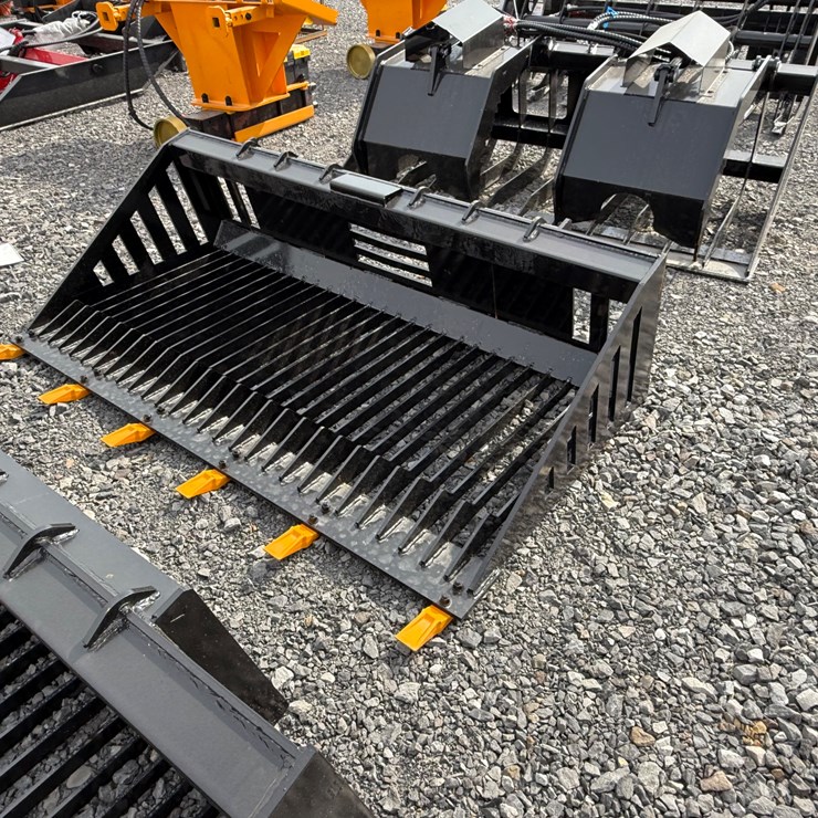 #2000 • #26342 • Unused GIYI 66" Skid Steer Rock Bucket CYSD2507108