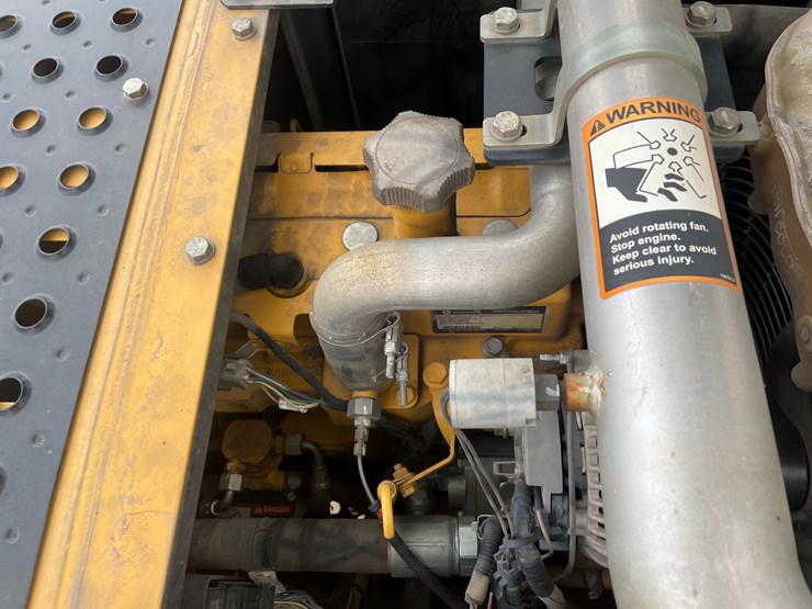 deere-160d-lc-image-47