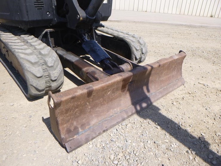 2016-bobcat-e32-image-14