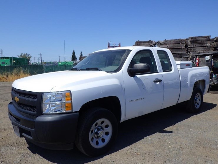 2013-chevrolet-1500-image-1
