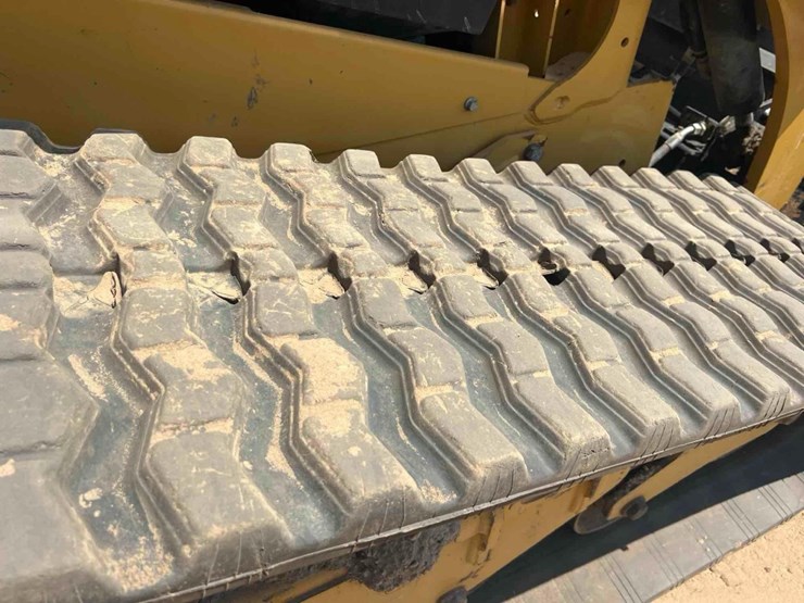 2023-caterpillar-279d3-image-22