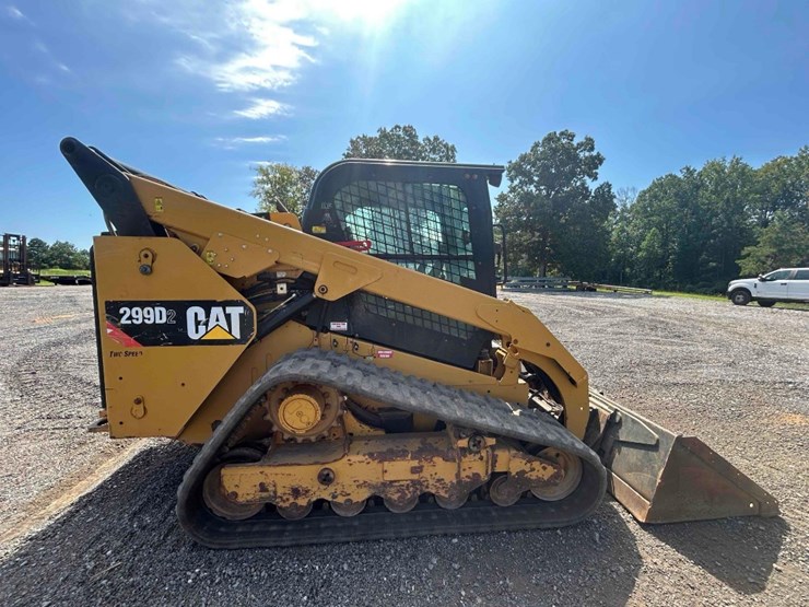 2017-caterpillar-299d2-image-5