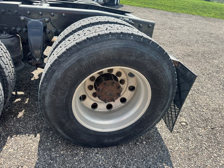 #6246-•-2012-freightliner-cascadia-semi-tractor-(has-wi-title)-image-69