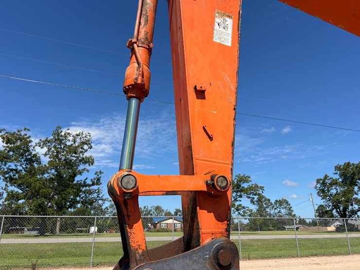 hitachi-zaxis-250lc-6n-excavator-image-11