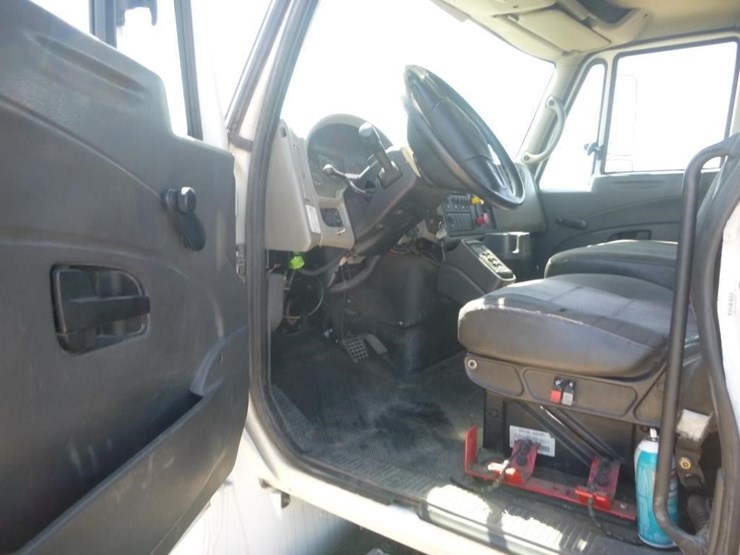 2010-international-durastar-4400-image-10