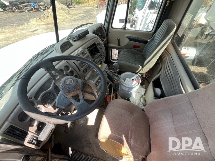 2002-mack-ch613-image-38