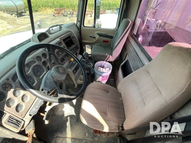 2002-mack-ch613-image-47