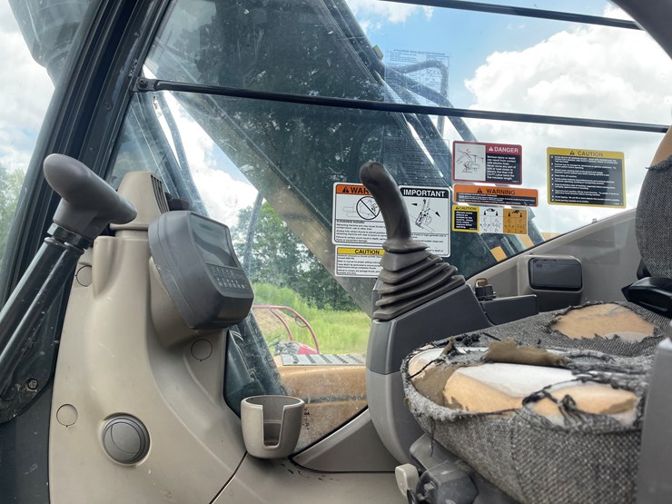 deere-160d-lc-image-32