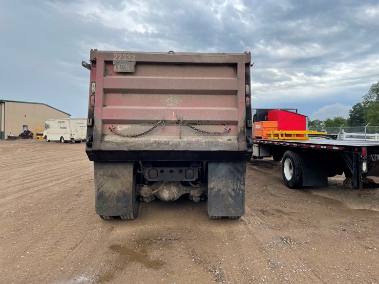 #2149-•-2002-international-5500i-dump-truck-(has-mn-title)-image-4