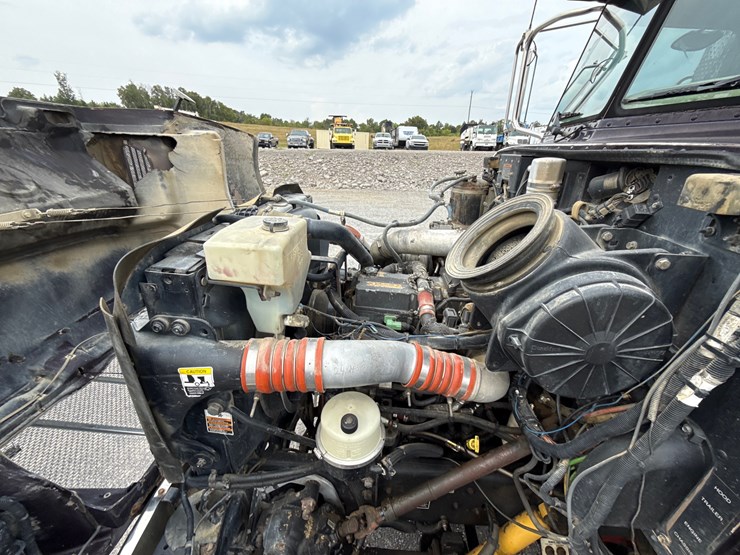peterbilt-340-image-9