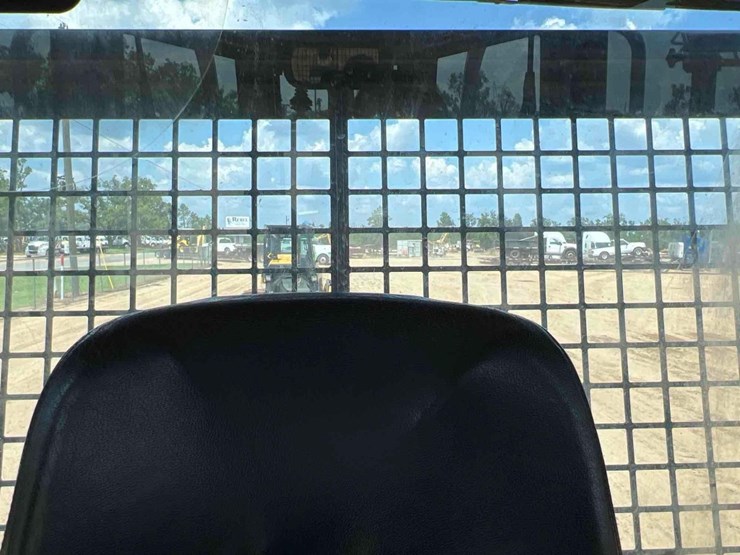 2019-caterpillar-d6n-lgp-image-40