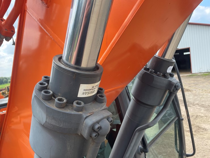 #2052-•-doosan-dx140llr-excavator-(cambridge,-mn)-image-38