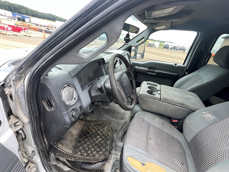 2011-ford-f350-image-21