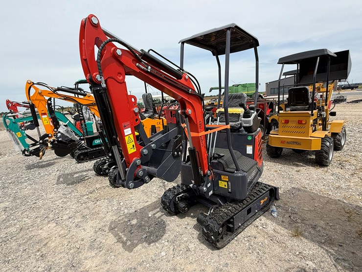 #220-•-#26484-•-unused-cfg-mx15rx-mini-excavator-image-1