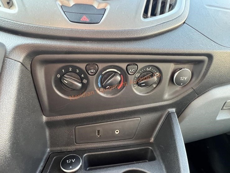 2016-ford-transit-image-41