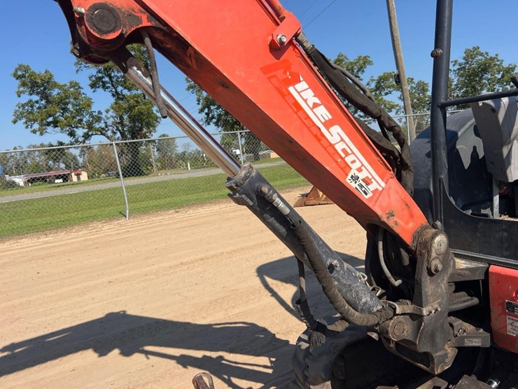 2019-kubota-u35-4-image-13