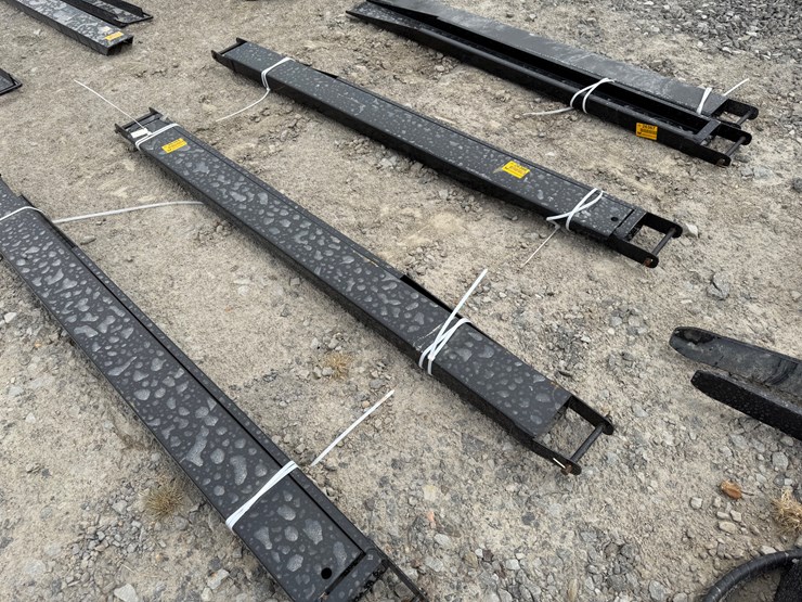 #2000-•-#26368-•-unused-giyi-7'-forklift-extension-forks-image-3