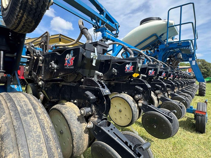 2014-kinze-3600-image-48