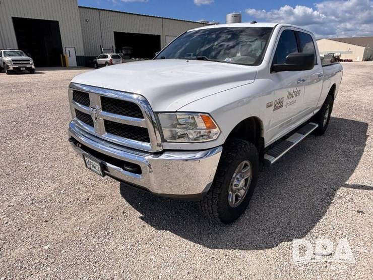2016-dodge-ram-2500-image-14