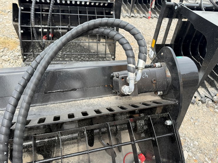 #230-•-#26350-•-unused-giyi-mini-skid-steer-mixing-bucket-jbd2507105-image-3