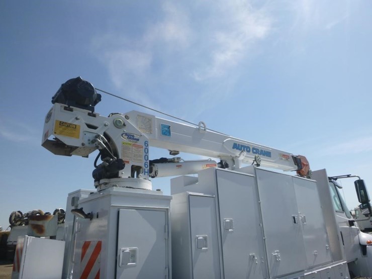 2011-international-durastar-4300-image-10