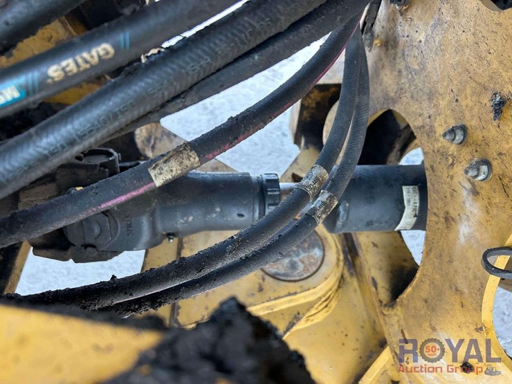 2013-caterpillar-950k-image-17